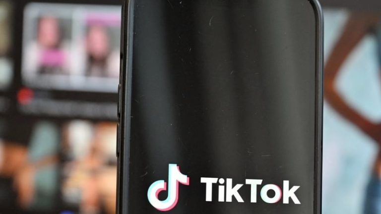 Read more about the article Calls for TikTok accountability over ‘SkinnyTok’ trend