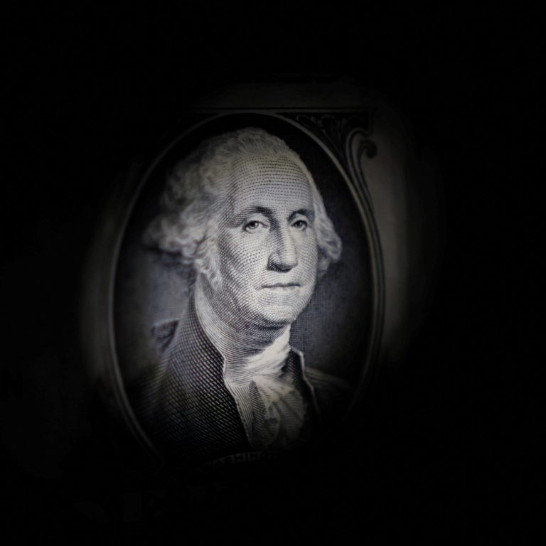 Read more about the article U.S. Dollar Falls. The Euro Could Step Up as Reserve Currency