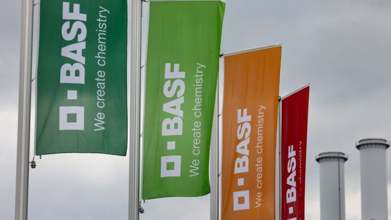 Read more about the article BASF confirms outlook but warns of high uncertainty