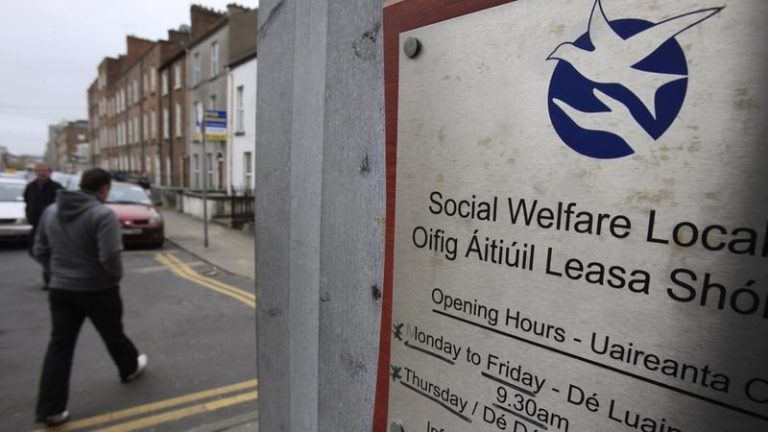 Read more about the article Live Register figures up 4.5% in April, CSO figures show