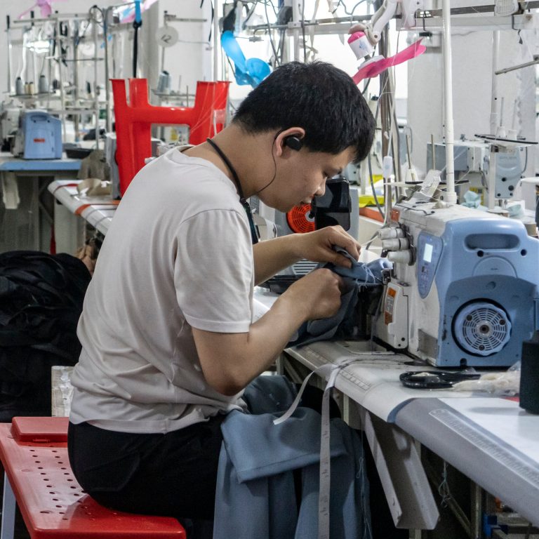 Read more about the article Trump Ends Chinese Tariff Loophole, Raising the Cost of Online Goods