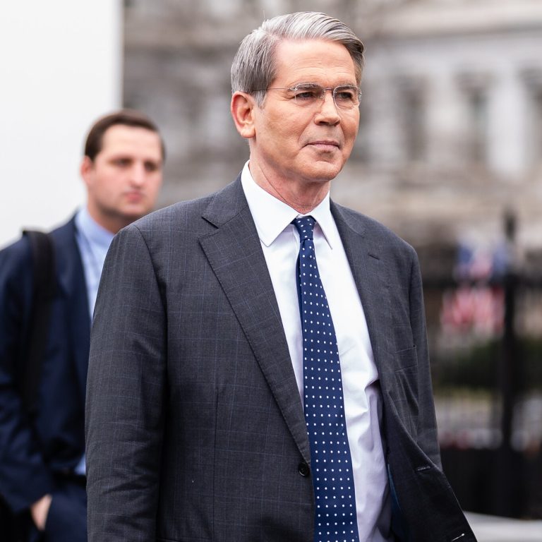 Read more about the article U.S. and China Meet for High-Stakes Economic Talks
