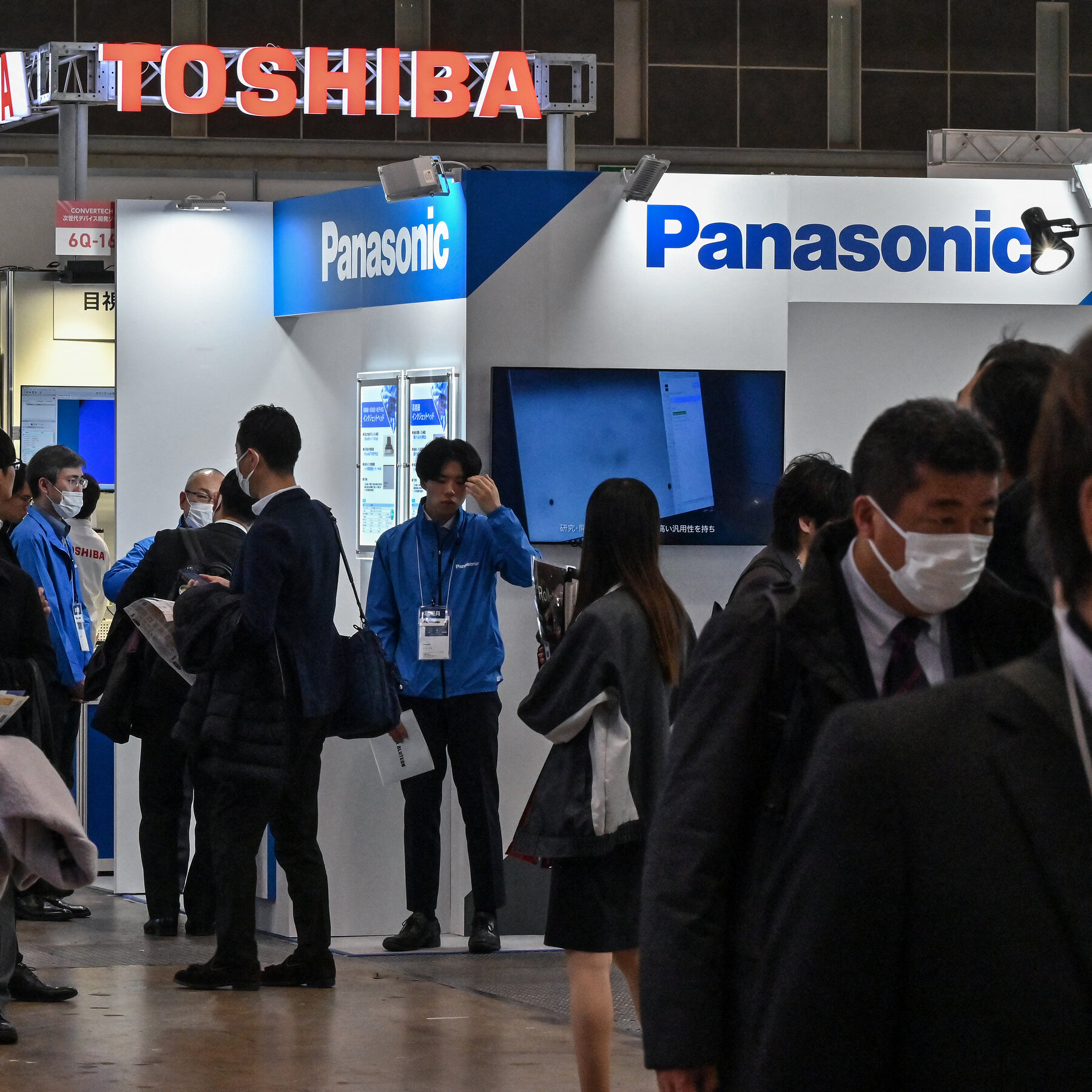 panasonic-to-cut-10,000-jobs-in-major-overhaul