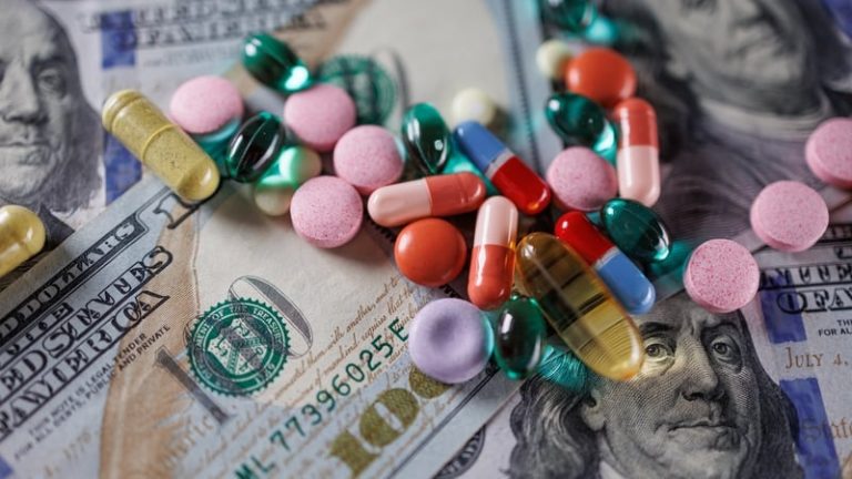 Read more about the article Trump says he will cut drug prices by 59%