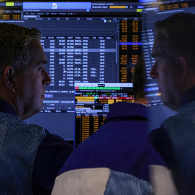 Read more about the article The Stock Market’s Boomerang Month Has Put Investors in a Bind