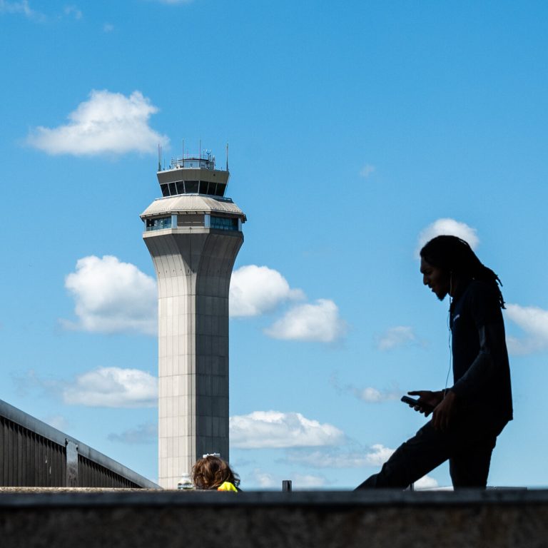 Read more about the article Newark Airport’s Issues: What to Know