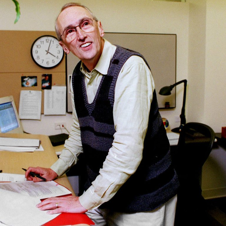 Read more about the article Robert Shapiro, Who Made NutraSweet a Household Name, Dies at 86
