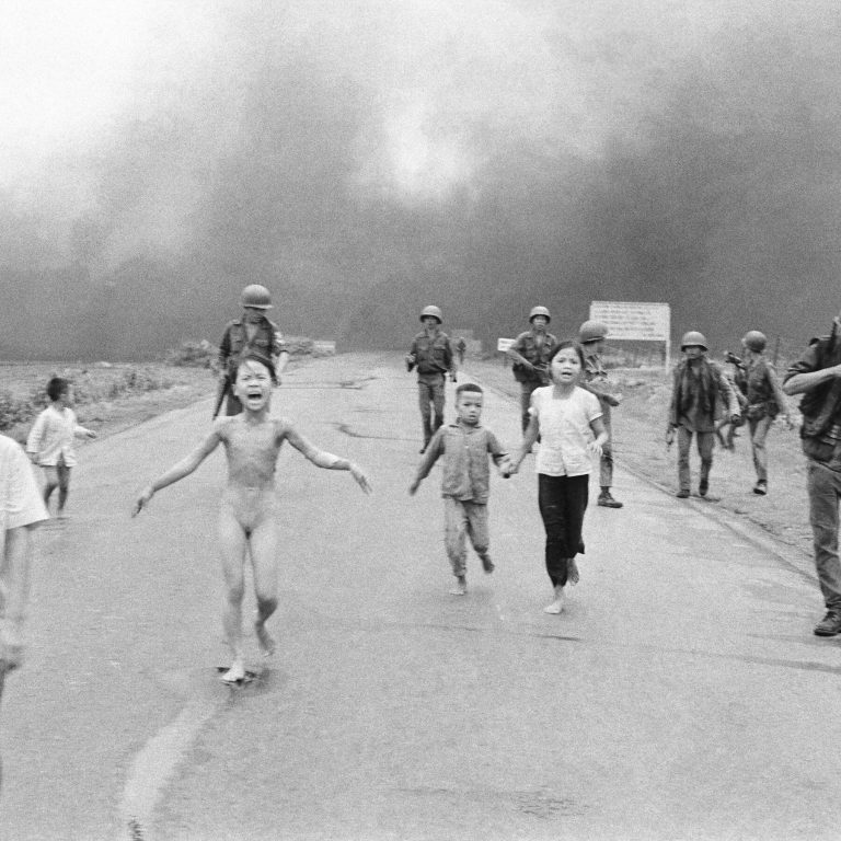Read more about the article Who Took the ‘Napalm Girl’ Photo?