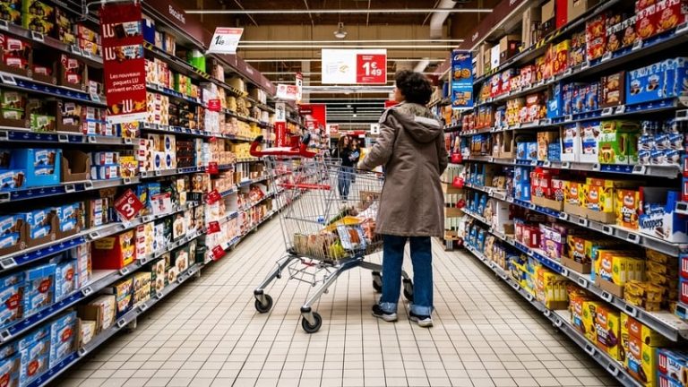 Read more about the article OECD headline inflation stable at 4.2% in April 2025