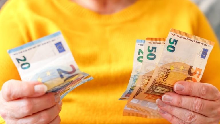 Read more about the article Private pension contributions rose by 13.6% last year