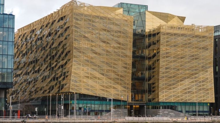 Read more about the article Central Bank warns of impact of US tariffs on economy