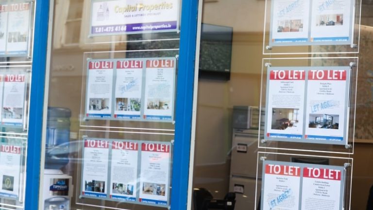 Read more about the article Why is my landlord offering a licence & not a tenancy agreement?