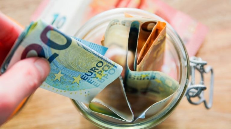 Read more about the article Household saving rate slows to 14% in first quarter