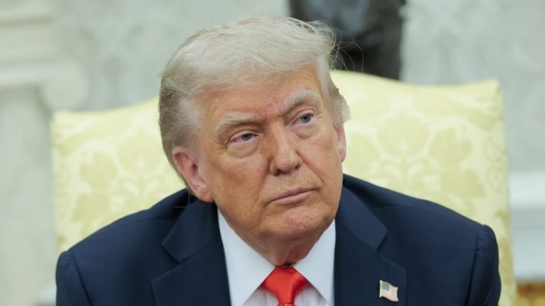 Read more about the article Trump Organization enters phone market with $499 device