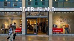 Read more about the article River Island to close 33 shops