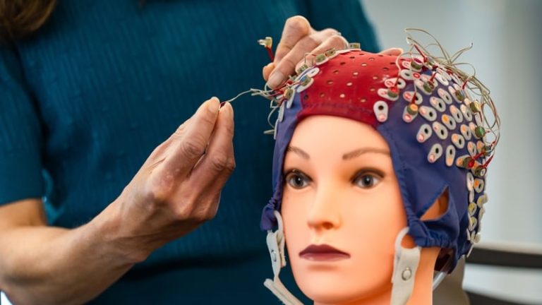 Read more about the article DCU experts work on wearable sensors for stroke patients