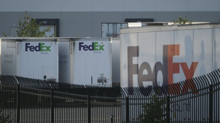 Read more about the article FedEx shares slide as trade turbulence hits demand