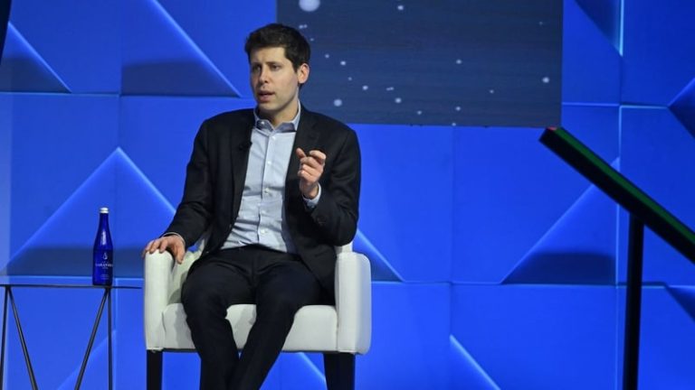 Read more about the article OpenAI CEO spoke with Microsoft CEO about partnerships