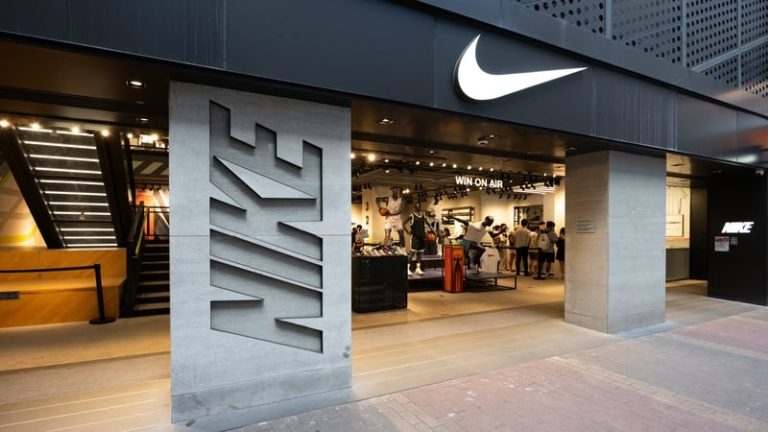 Read more about the article Nike shares rally as turnaround takes shape