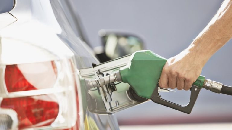 Read more about the article How fluctuating oil prices affect motorists at the pumps