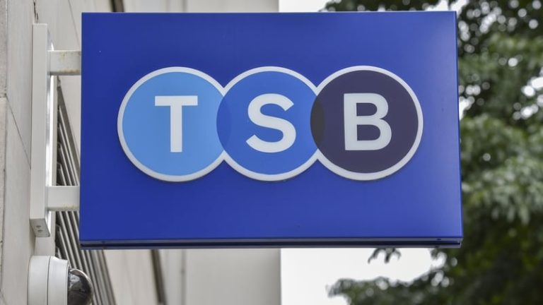 Read more about the article Santander submits binding bid for UK’s TSB, sources say