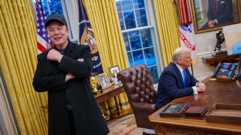 Read more about the article Trump suggests slashing Tesla subsidies