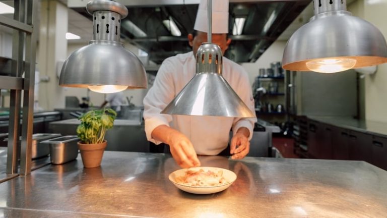 Read more about the article The hospitality crisis: what’s happening to Irish restaurants?