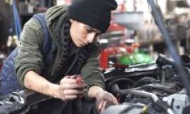 UK jobs market weakens as unemployment rate rises