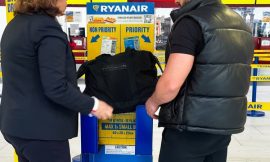 Ryanair pays staff for identifying oversize cabin bags