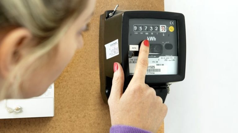 Read more about the article Annual wholesale electricity prices down 11.6% in June