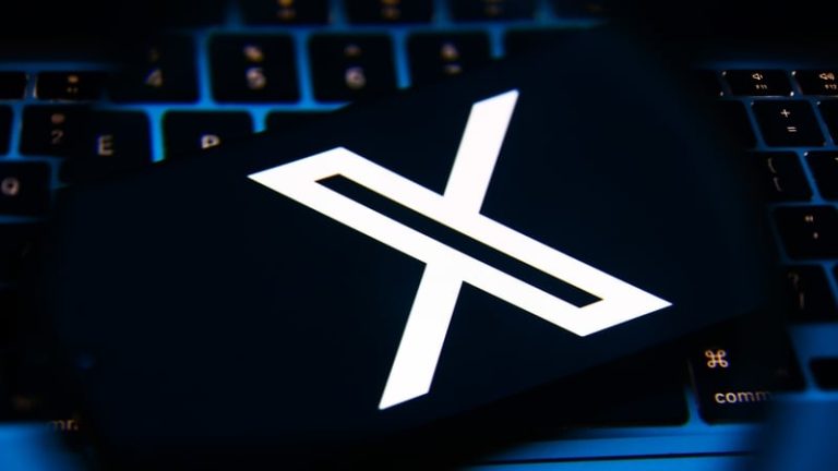 Read more about the article Media regulator contacts X over age verification concerns