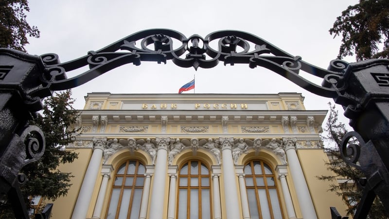 russian-central-bank-cuts-interest-rate-to-18%