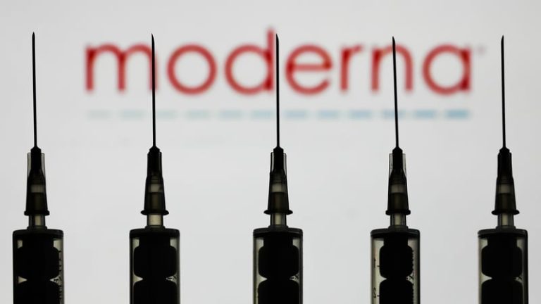 Read more about the article Moderna plans to lay off 10% of workforce to cut costs