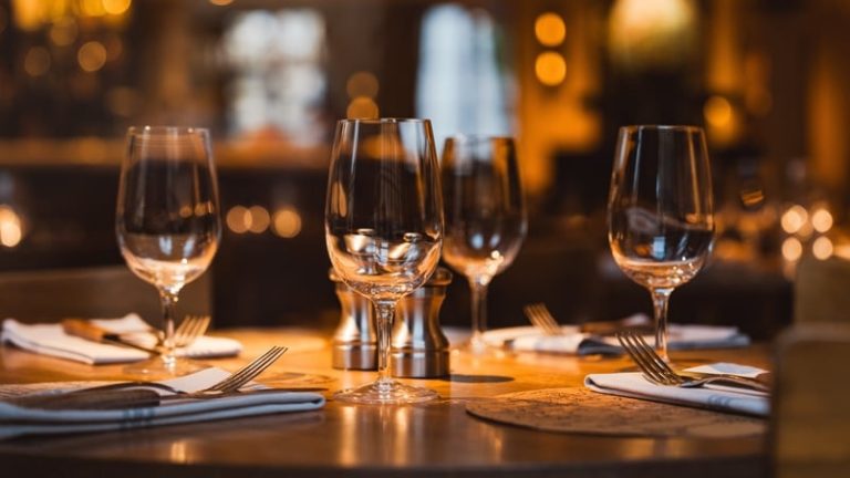 Read more about the article Harris says Govt ‘not rowing back’ on hospitality VAT cut