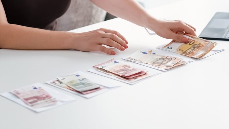cash-stuffing:-the-old-school-budget-trend-returns