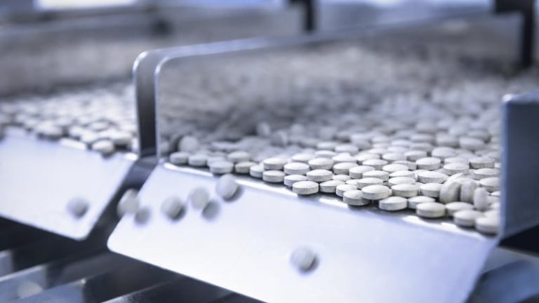 Read more about the article Tariffs on pharmaceuticals could reach 250%, says Trump