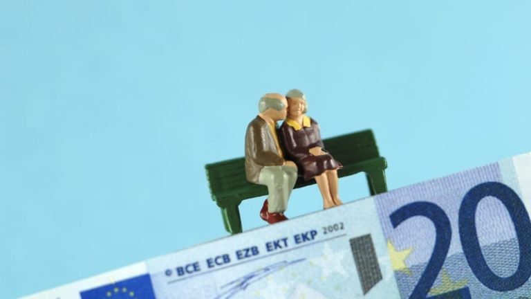 Read more about the article Revenue writes to 68,000 pensioners over incorrect tax