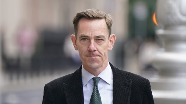 Read more about the article Tubridy repays RTÉ €150K from controversial payment deal