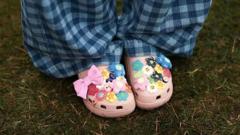 Read more about the article Crocs US sales tumble as shoppers choose trainers