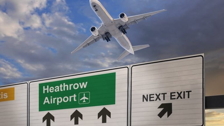 Read more about the article Heathrow Airport records flat passenger growth in July