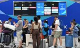 Gatwick baggage screeners to strike on bank holiday