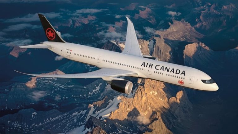 Read more about the article Air Canada plans to cancel 500 flights over strike action