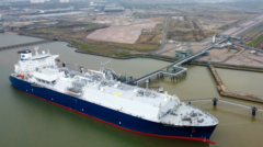 Read more about the article British Gas-owner buys huge LNG terminal for £1.7bn