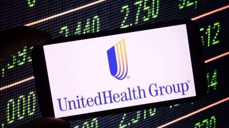 Read more about the article UnitedHealth up after confidence vote from Warren Buffett