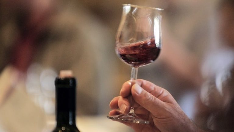 Read more about the article Sommelier without wages ‘never heard from Mr Shanahan’