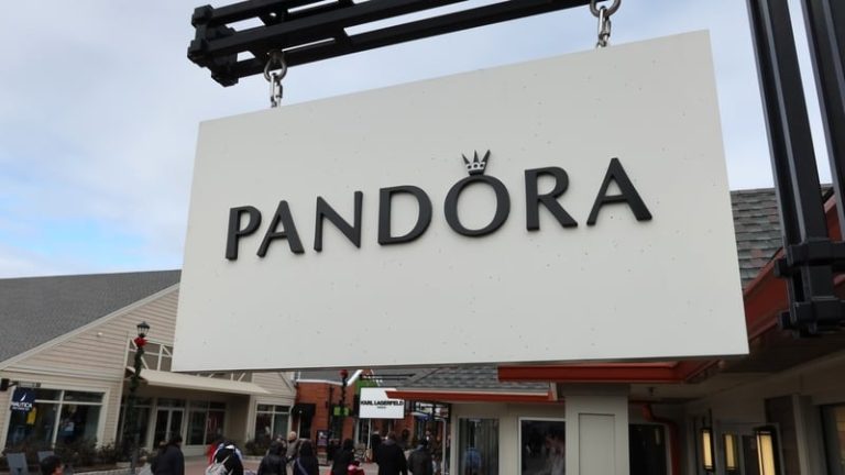 Read more about the article Pandora shares plummet on weakening European sales