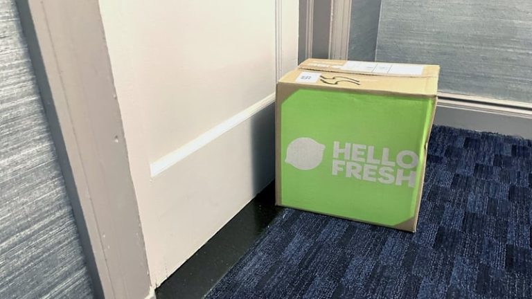 Read more about the article HelloFresh shares fall after outlook cut