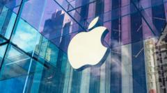 uk-backs-down-in-apple-privacy-row,-us-says