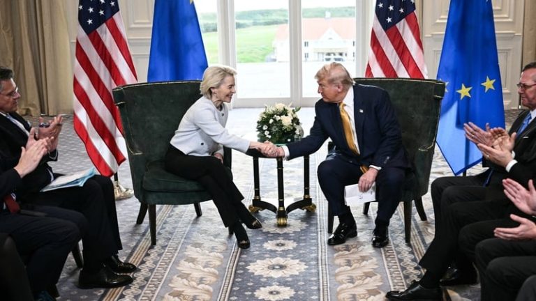 Read more about the article Taoiseach, Tánaiste welcome ‘clarity’ on EU-US trade deal