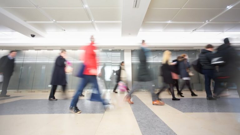 Read more about the article Are you stuck in the wrong job? 5 signs that it’s time to move on